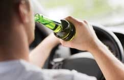 lcool e volante: de acordo com pesquisa de 2015, 8,7% da populao brasileira de 25 a 34 anos admitem beber e dirigir