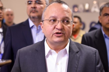 O governador Pedro Taques, que afirmou que Paulo Taques assumir o Gabinete de Articulao Poltica