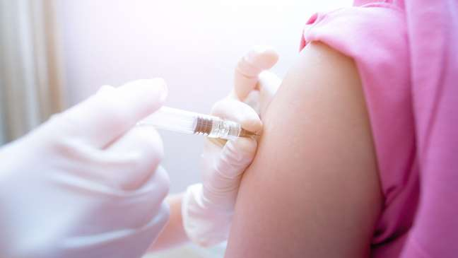 De acordo com o estudo, todas as capitais e regies brasileiras esto com a vacinao contra o HPV abaixo do preconizado