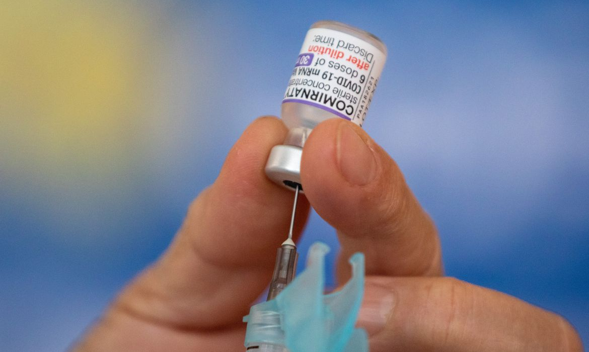 Vacina 'universal' contra a gripe em teste usa tecnologia de mRNA