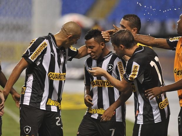 Vitor Jnior deve voltar ao Corinthians aps perido de emprstimo no Botafogo