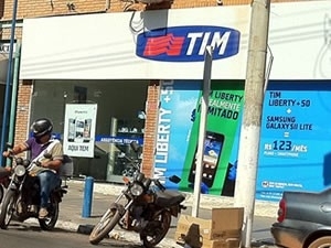 Tim est impedida de vender chip em Mato Grosso (Foto: Ericksen Vital / G1)
