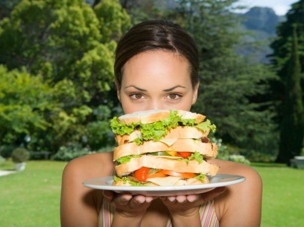 Ingerir alimentos saudveis em excesso pode desregular o organismo e at engordar