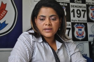 Delegada Anade Barros, que  acusada de crimes de peculato e corrupo passiva