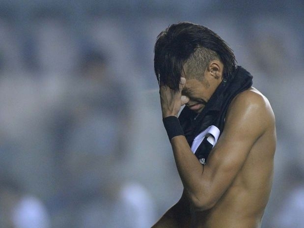 Por aparente cansao de Neymar na semi da Libertadores, Santos j se indisps com a CBF