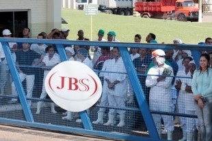 Trabalhadores esto descontentes com tratamento prestado pelo Grupo JBS, segundo sindicato da categoria