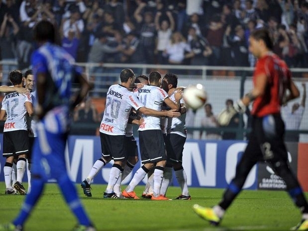 O Corinthians se assegurou nas quartas de final da Libertadores