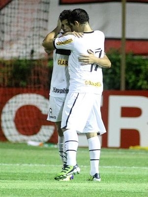 Contra seu ex-time, Elkesson fez de cabea e ajudou Botafogo a manter invencibilidade no ano