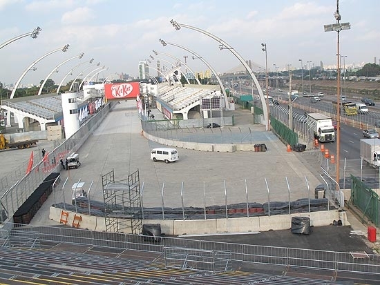 A prefeitura de So Paulo gastar em torno de R$ 27 milhes com a realizao da terceira edio da corrida da Indy nao c