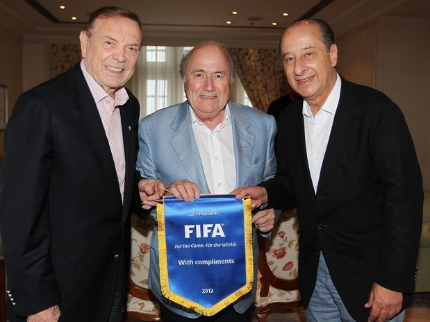 Blatter fez uma visita de cortesia a CBF e depois foi ver Havelange no hospital