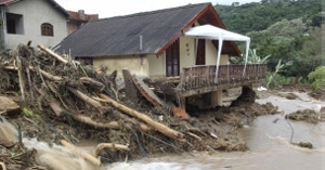 Chuvas e enchentes causaram estragos na Regio Serrana do RJ no incio de 2011.