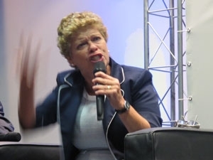 Malvina Tuttman, presidente do Inep, se emocionou durante debate sobre o Enem em So Paulo