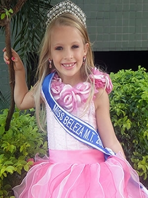 Maria Vitria vai participar de concurso de beleza infantil.