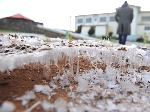 Massa de ar polar causou queda de temperaturas e geada em cidade no Sul do pas