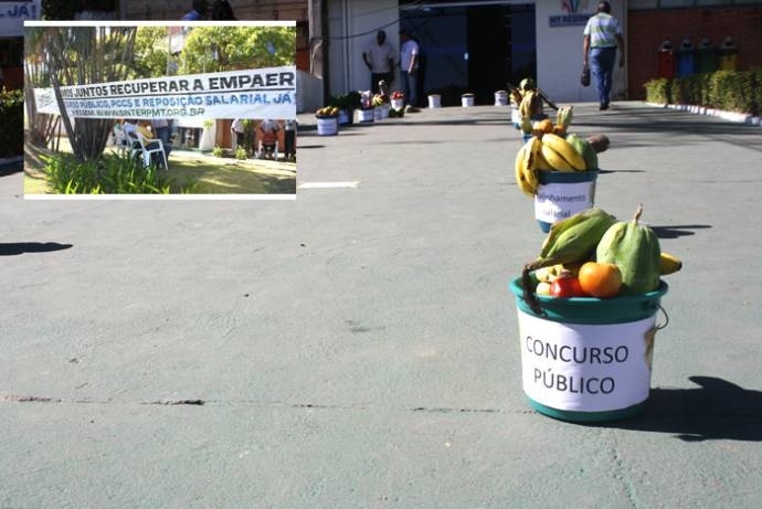 Funcionrios da Empaer usam produtos da agricultura familiar para protestar contra sucateamento