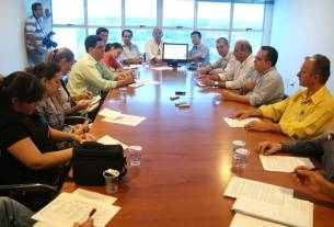 Pedro Taques e membros da Comisso Provisria do PDT, durante entrevista coletiva, nesta sexta-feira