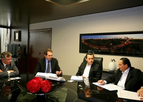 Governador Silval Barbosa em reunio com representantes da Vicunha Txtil