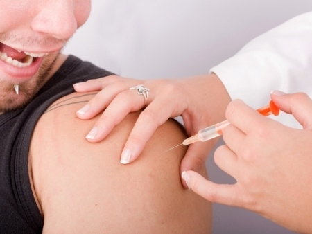 A vacina da catapora  indicada para adultos e adolescentes que no adquiriram a doena na infncia