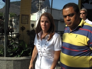 Patricia Amorim deixa delegacia aps dar esclarecimentos sobre assinatura em contrato