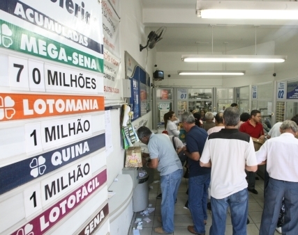 Apostas para Mega-Sena superam expectativas, e prmio pode atingir R$ 90 milhes
