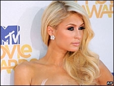 Paris Hilton seria indiciada e solta sob fiana aps a priso em Las Vegas