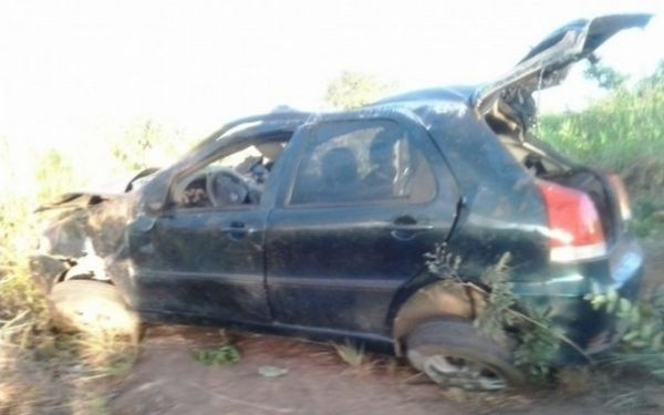 Carro estava com sete pessoas e capotou a cerca de 30 quilmetros de Primavera do Leste