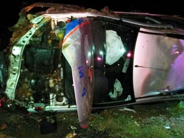 Carro da PM capotou durante perseguio na Estrada da Guia, em Cuiab. 