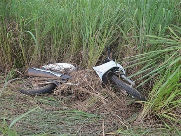 Moto foi encontrada ao lado do corpo da vtima