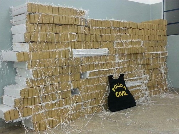 Cinco homens foram presos com 753 kg de maconha em Mato Grosso.