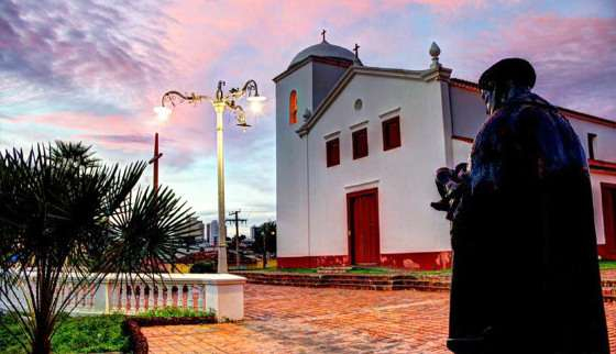 Na tricentenria Igreja do Rosrio, no havia espao para a negritude santificada de Benedito, nem de seus devotos