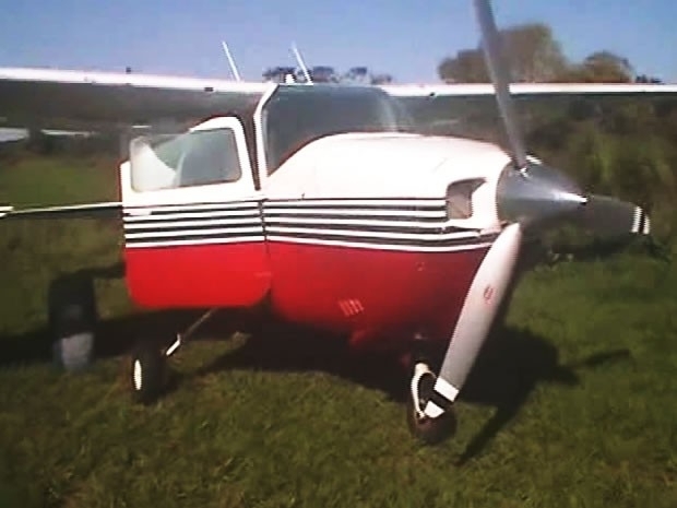 Avio com 413 kg de cocana e pasta-base foi interceptado no Pantanal no dia 3. (Foto: Assessoria / PFl)