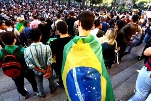 Protesto na segunda-feira (17) tomou conta das principais capitais do Brasil