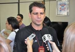 O delegado Flvio Henrique Stringueta explicou que o bando tem um modo particular de agir, sem despertar a ateno das v