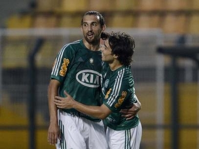 Hernn Barcos deixa o Palmeiras depois de uma temporada e jogar no Grmio