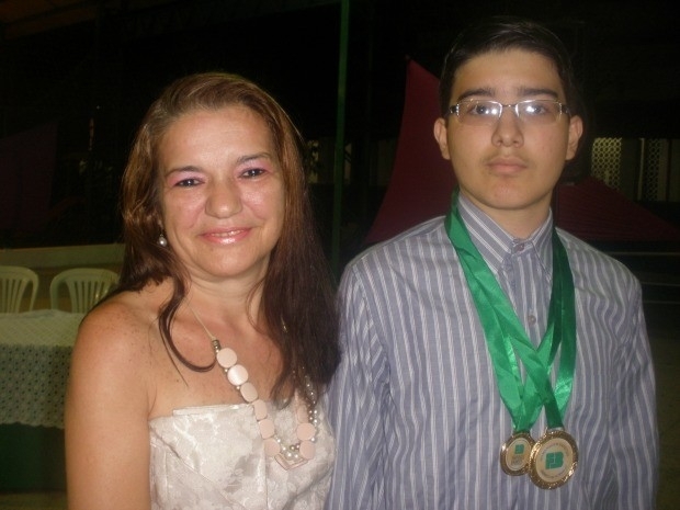 Tiago Santiago estudou de forma competitiva em 2012, quando tinha 14 anos, e foi aprovado em medicina