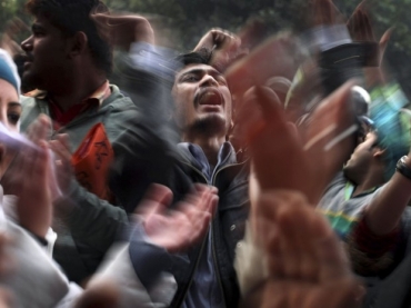 Manifestantes protestam em Nova Dlhi aps o estupro coletivo de uma jovem indiana em um nibus em movimento. O caso tem