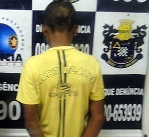 Adolescente foi detido pilotando motocicleta. (Foto: Comando Regional 2/PM)