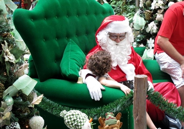 Papai Noel conta que se emocionou com pedido de menina de apenas seis anos (Foto: Mariane Rossi/G1)