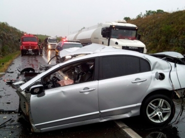 Sete pessoas morreram em acidente entre trs carros em Soledade (Foto: Rdio Soledade AM 1550)