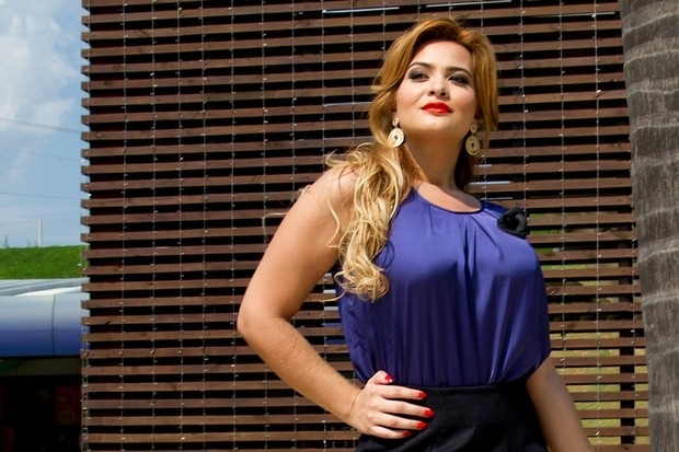 Geisy Arruda posa com look de executiva para o EGO (Foto: Alessandra Gerzoschkowitz/EGO)