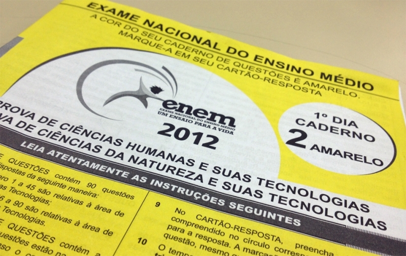 Capa amarela da prova de cincias humanas e cincias da natureza do Enem 2012 (Foto: G1)