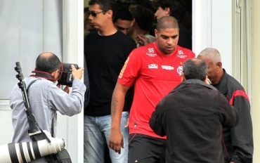 Adriano est com sua permanncia no Flamengo em risco