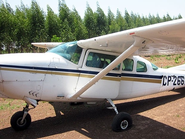 Aeronave precisou fazer pouso forado por falta de combustvel (Foto: Assessoria/Polcia Civil)