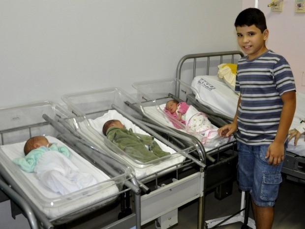 Luiz Felipe disse ter ficado feliz com irmos trigmeos. (Foto: Pollyana Arajo/ G1)