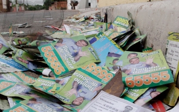 Os santinhos de Toninho foram os mais vistos nas zonas eleitorais de Cuiab