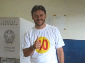 Mesmo com a candidatura impugnada, o ex-prefeito Oscar Bezerra recebeu quase 10 mil votos, maioria esmagadora e quer ass