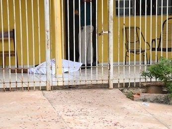 Assassinato aconteceu na manh desta segunda no bairro Santa Clara, em Rondonpolis (Foto: Agora MT)