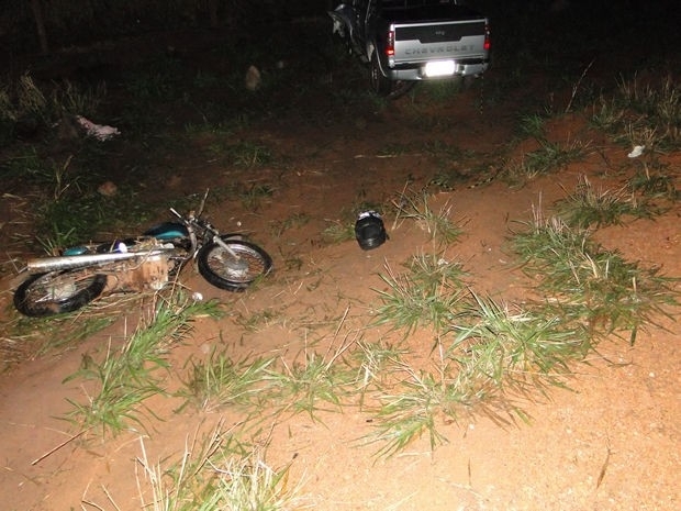 A motocicleta era pilotada pelo secretrio de Educao de Curvelndia (Foto: Jaime Ferreira/Revista Portal)