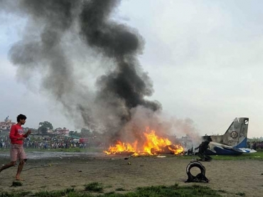 Avio caiu pouco aps decolar da capital nepalesa, Katmandu. (Foto: Reuters)