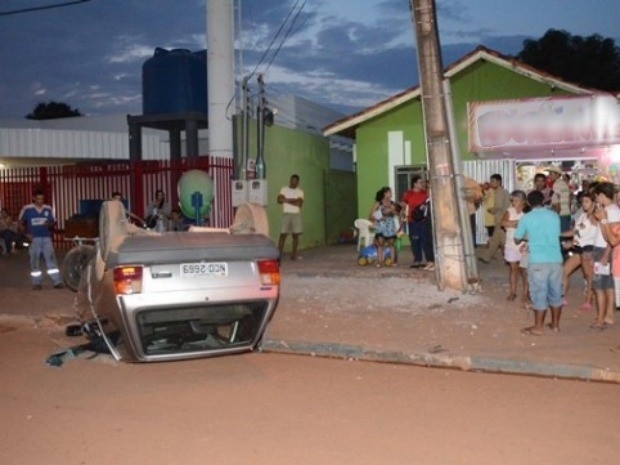 Motorista atropelou vtimas em avenida de Rondonpolis. (Foto: Ndia Boni/ Agora MT)